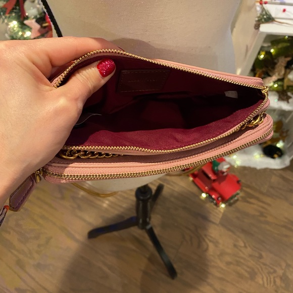 ✨Marc Jacobs (EUC) Multiple Badge crossbody bag✨ - Picture 10 of 15